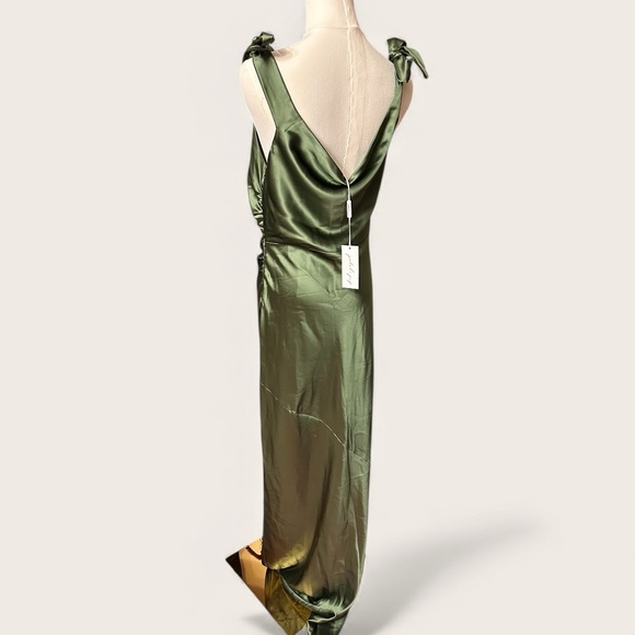 Selma Off Shoulder Maxi Dress Measurements- see measurements for size - Picture 4 of 7